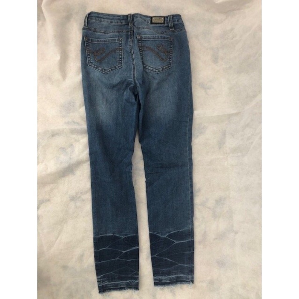 *MAKE OFFER. DONATING JANUARY 1. * EARL DISTRESSED SKINNY JEANS WITH FRAY HEMS - Picture 2 of 2